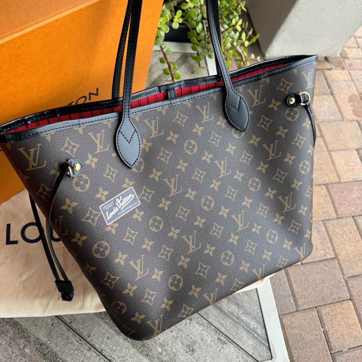 Louis Vuitton Monogram World Tour Neverfull MM