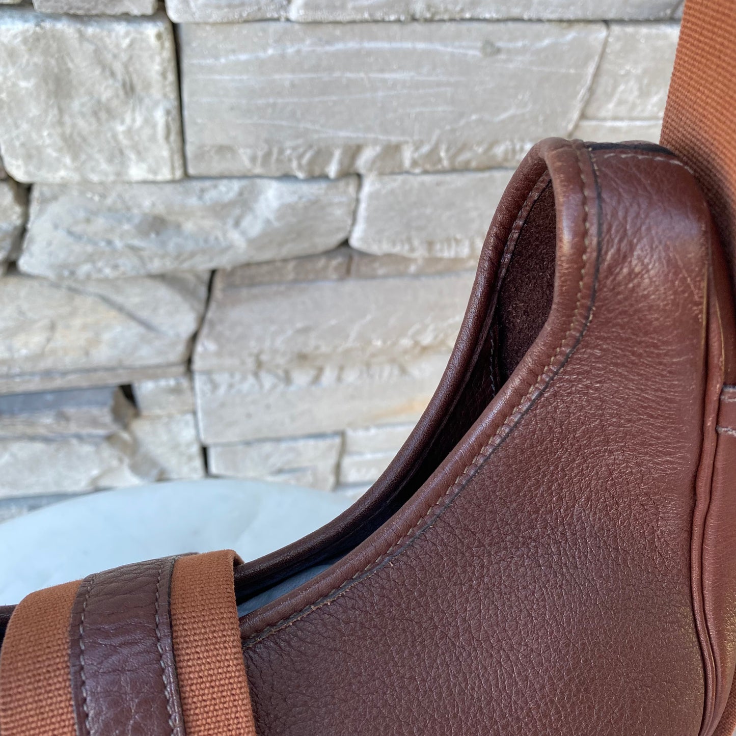 Hermès Tsako Marron Fonce Clemence Leather Shoulder Bag