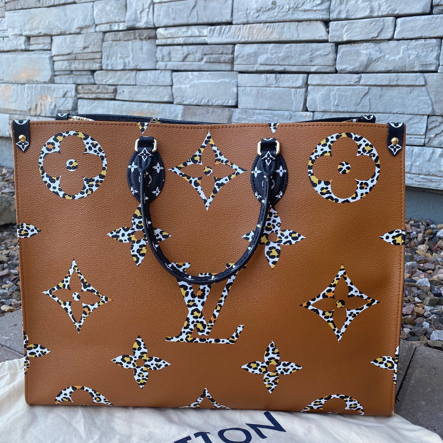 Louis Vuitton Giant Jungle Onthego GM