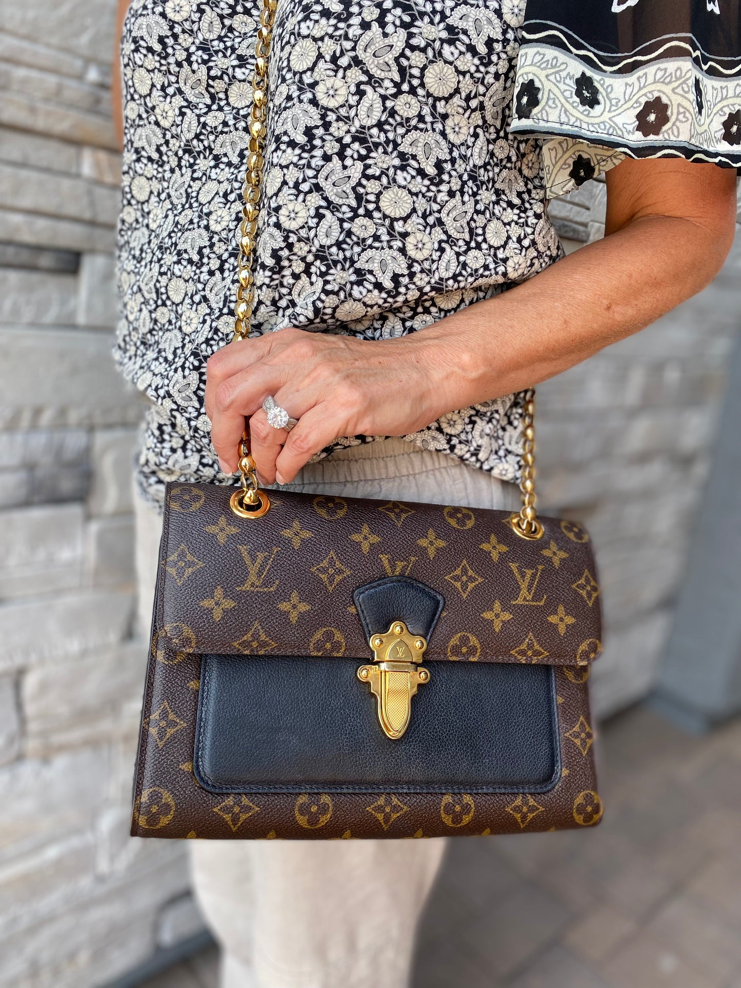 Louis Vuitton Victoire Vavin Shoulder Bag