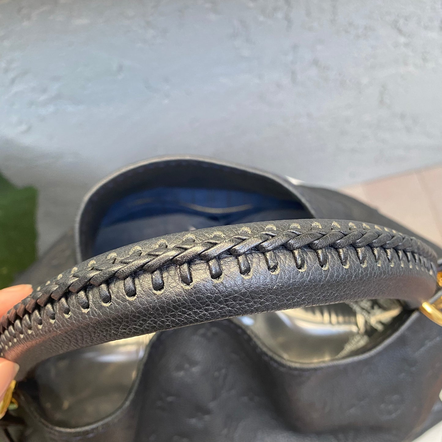 Louis Vuitton Empreinte Leather Artsy MM