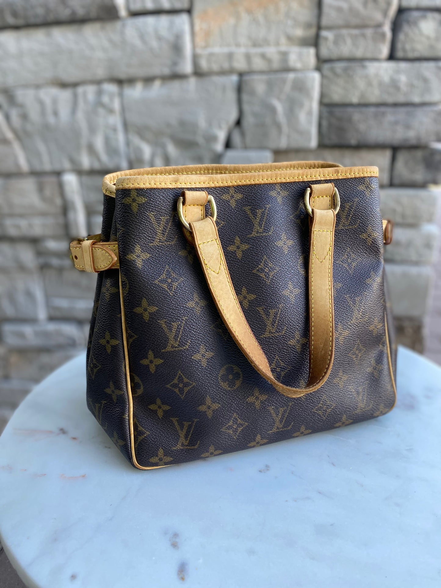 Louis Vuitton Batignolles Vertical PM