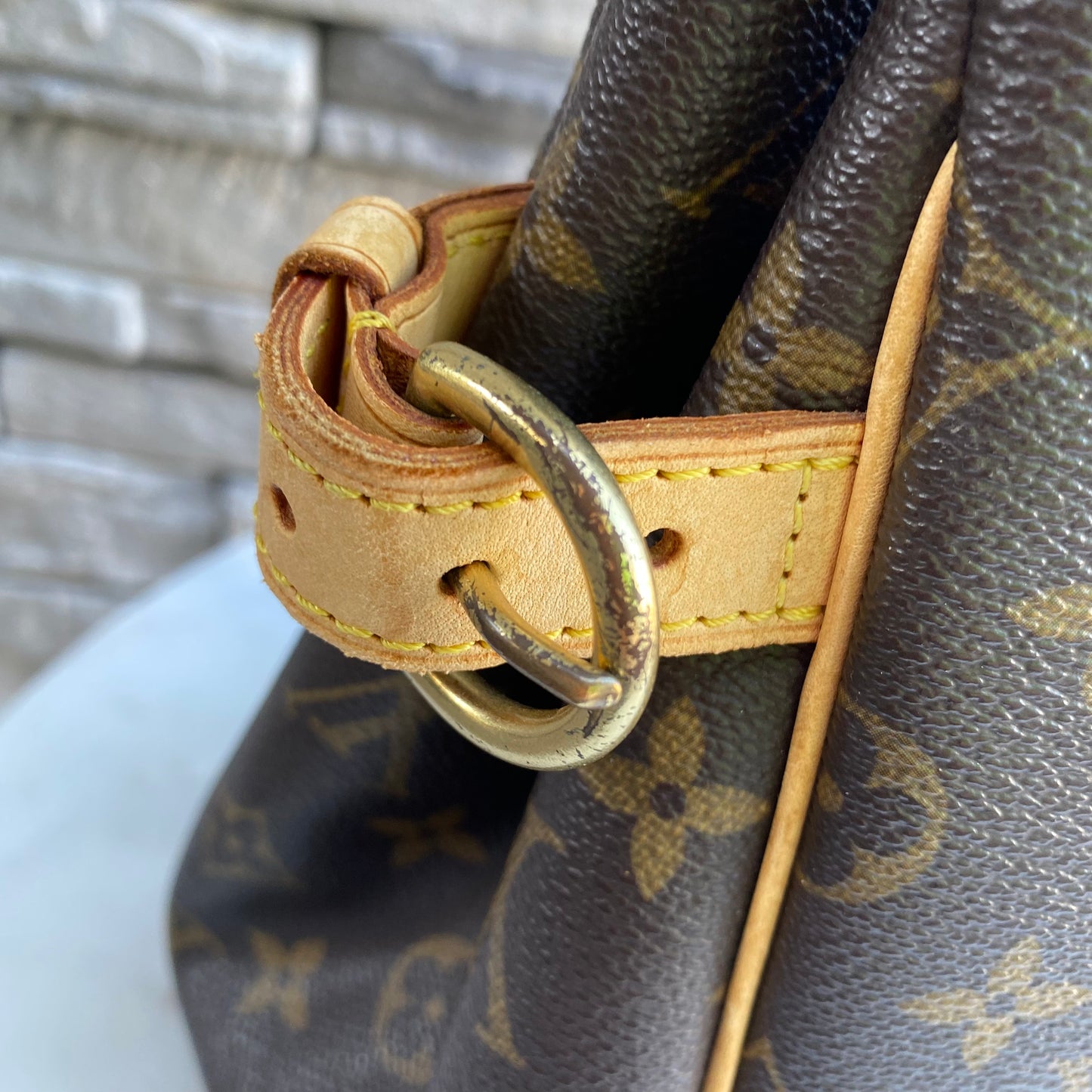 Louis Vuitton Batignolles Vertical PM