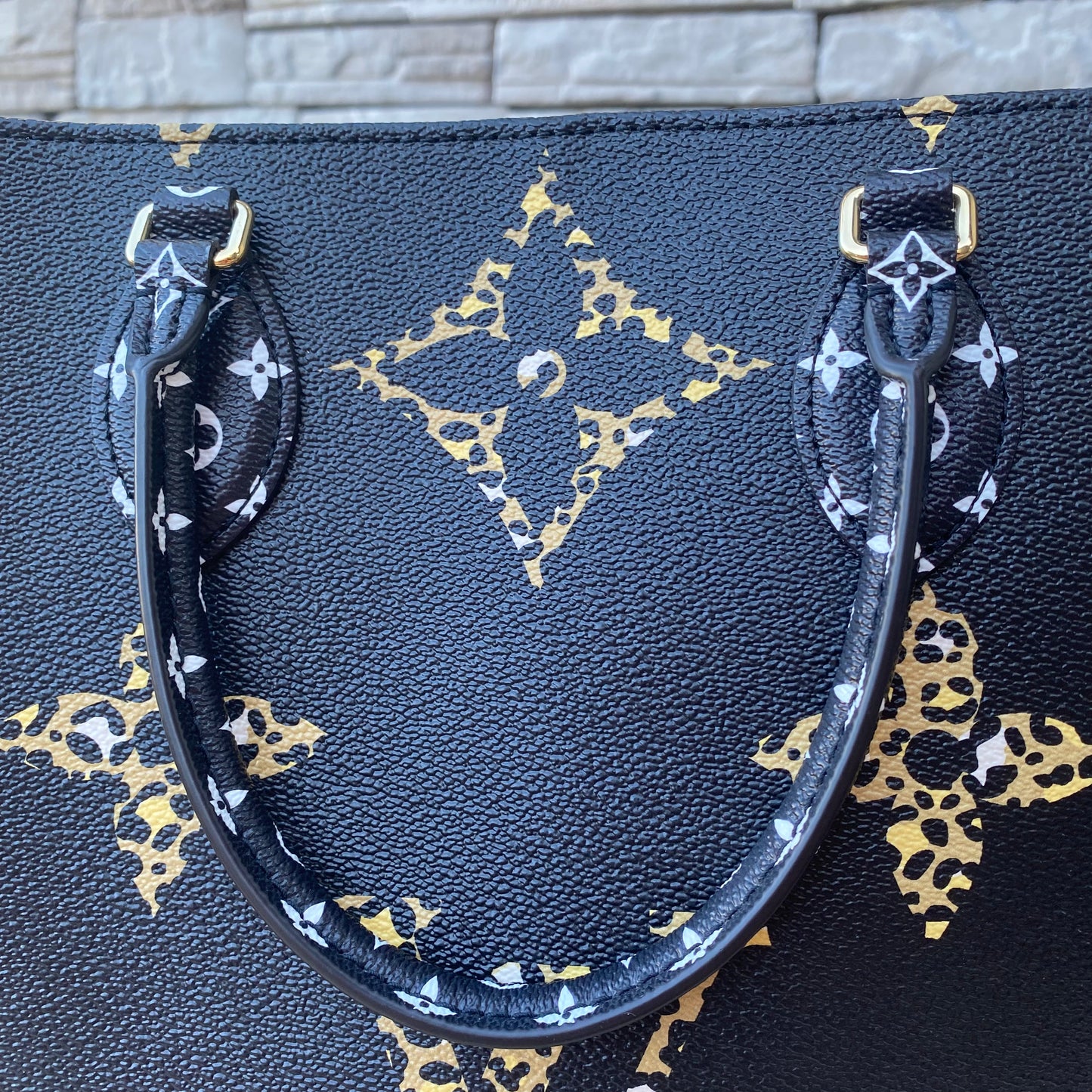 Louis Vuitton Giant Jungle Onthego GM
