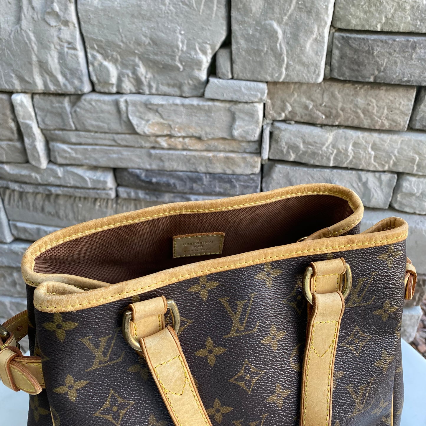 Louis Vuitton Batignolles Vertical PM