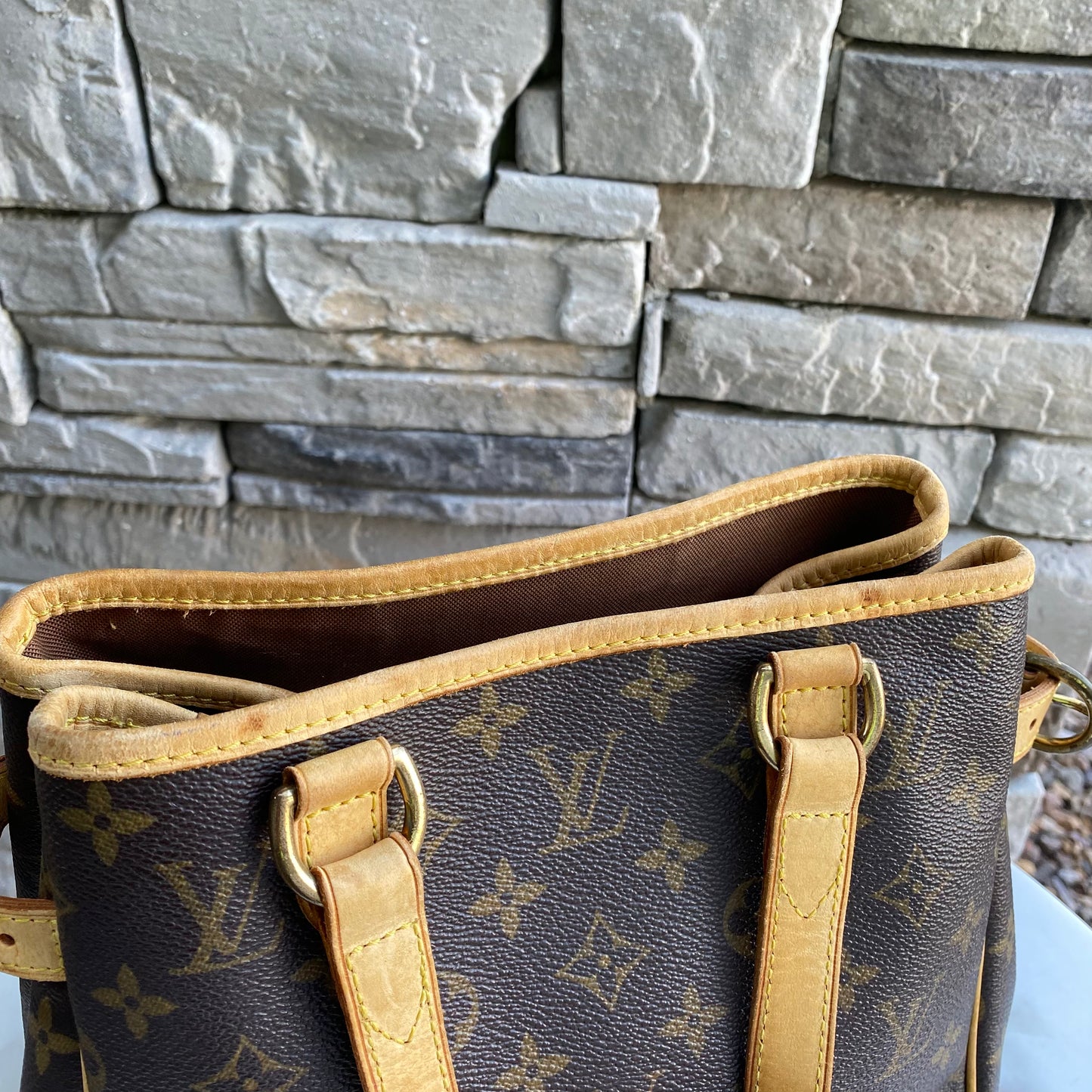 Louis Vuitton Batignolles Vertical PM