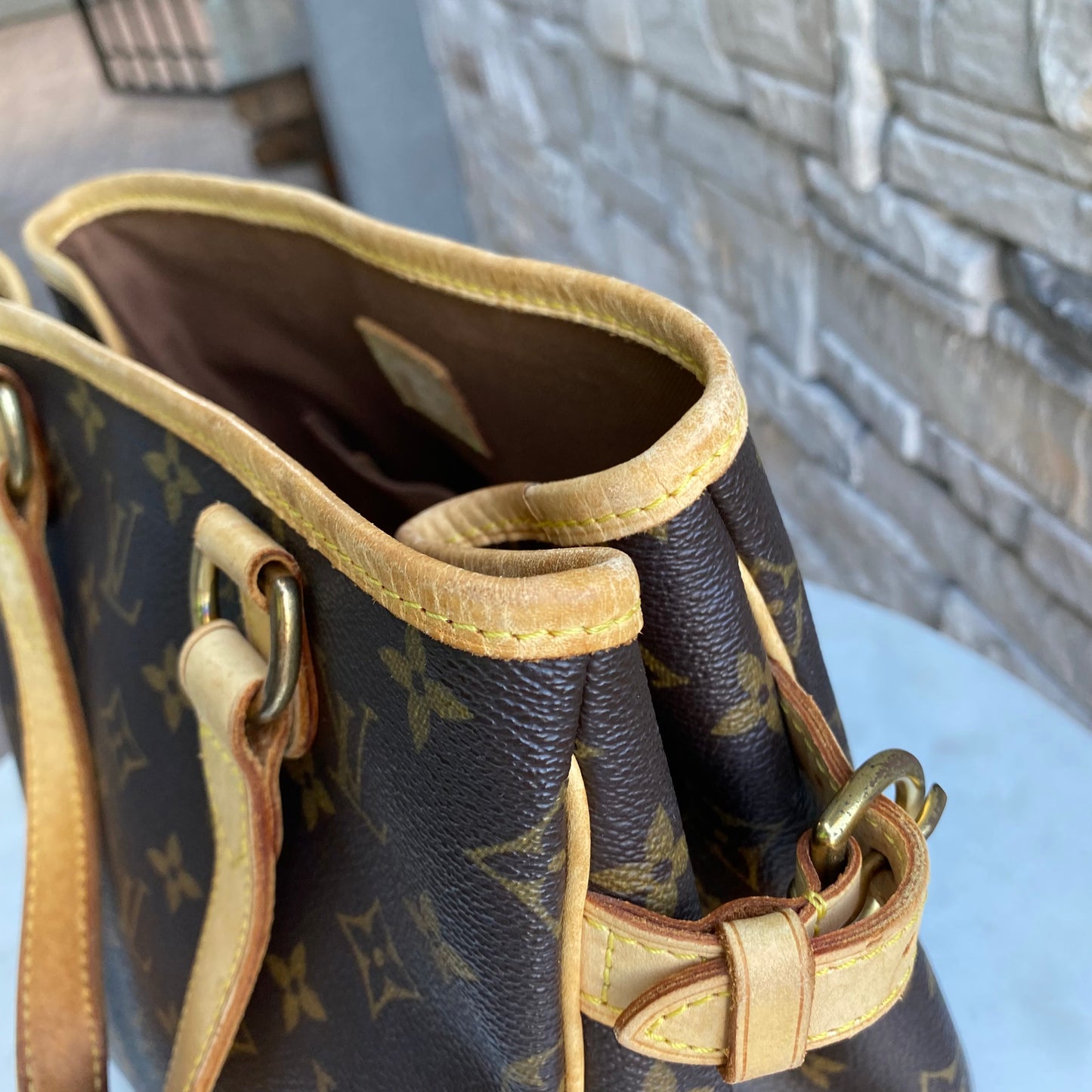 Louis Vuitton Batignolles Vertical PM