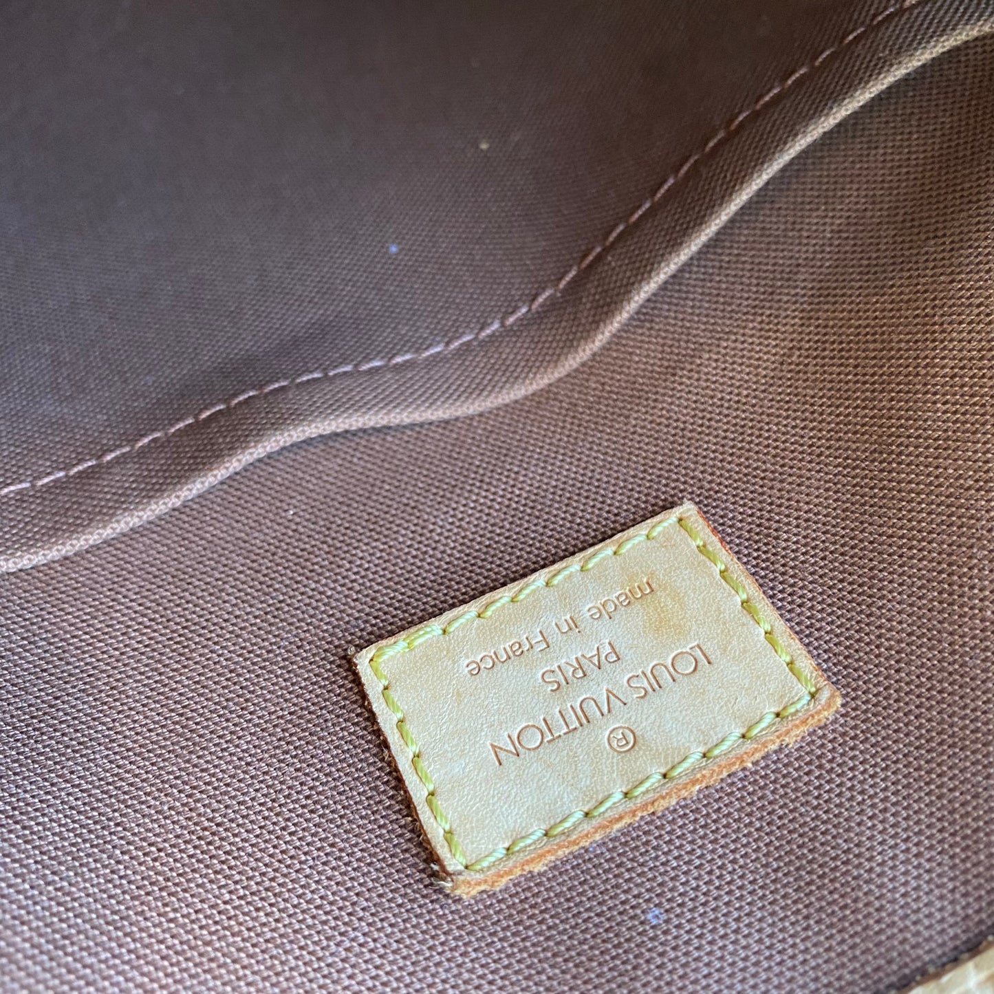Louis Vuitton Batignolles Vertical PM