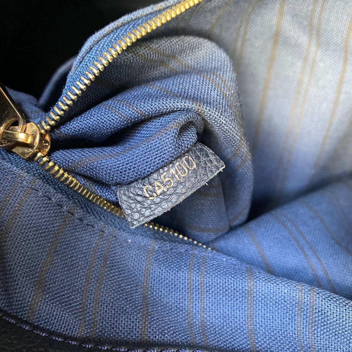 Louis Vuitton Empreinte Leather Artsy MM