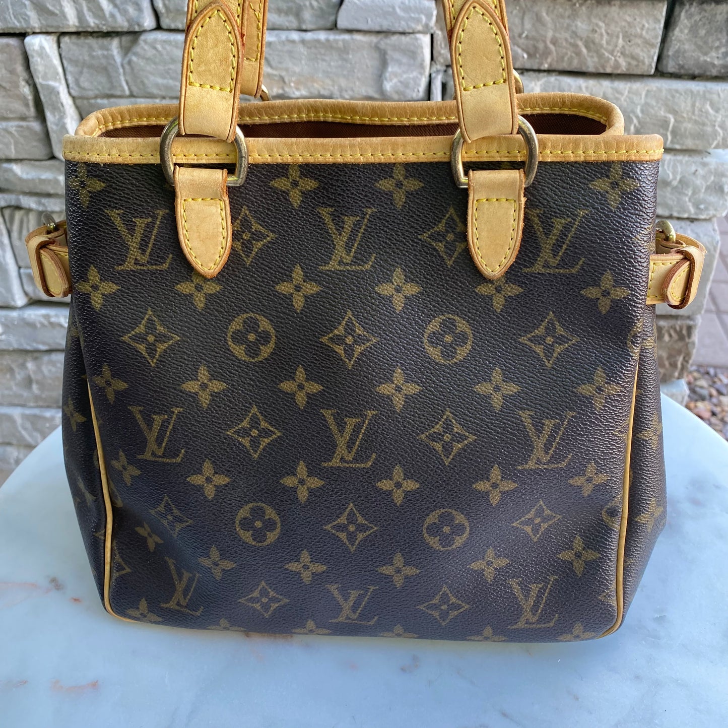 Louis Vuitton Batignolles Vertical PM