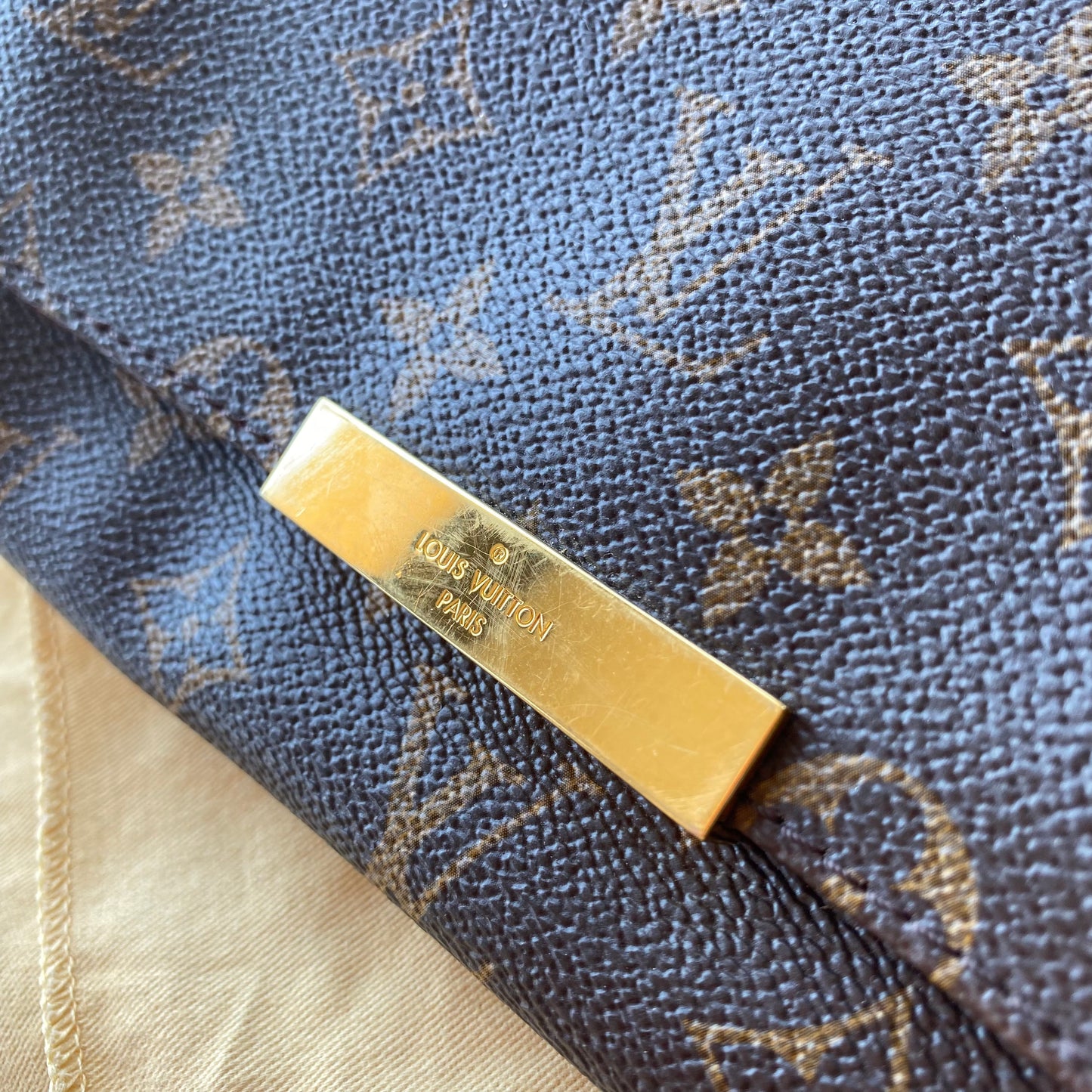 Louis Vuitton Monogram Favorite PM Clutch Crossbody