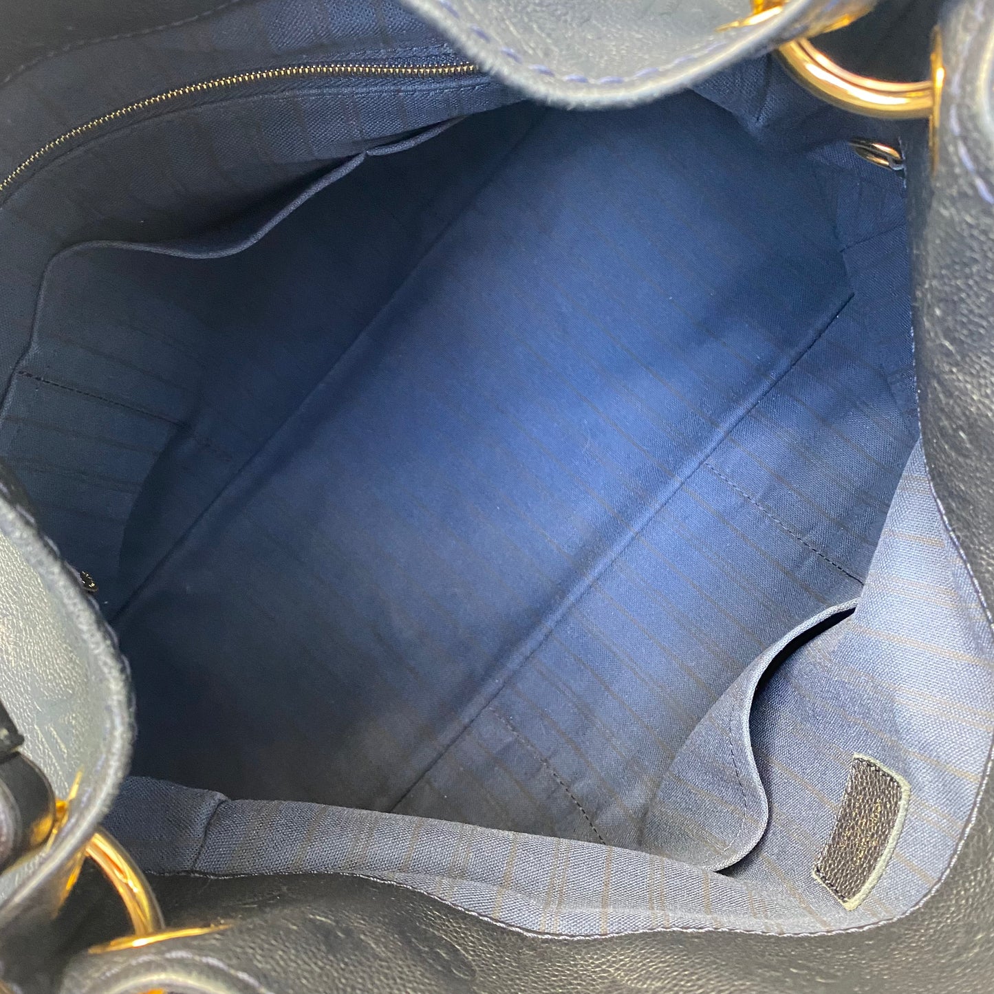 Louis Vuitton Empreinte Leather Artsy MM