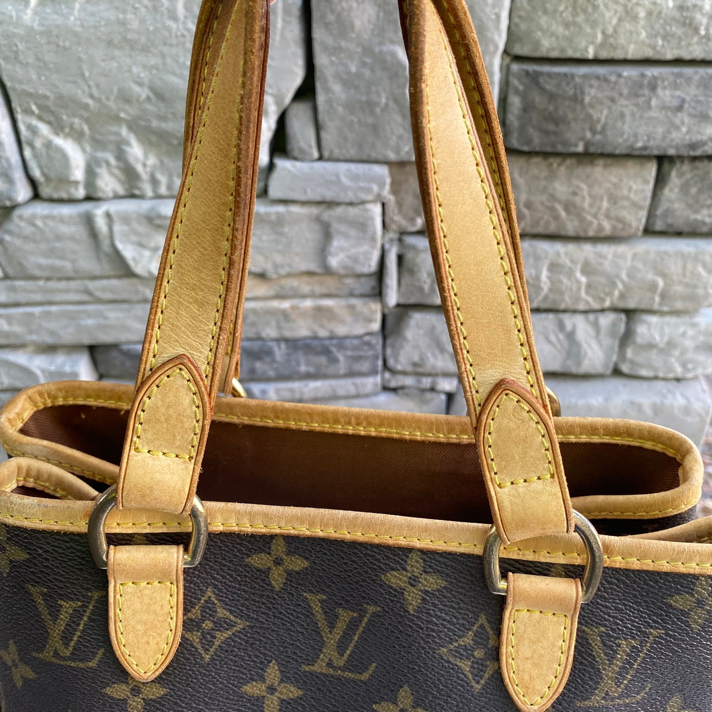Louis Vuitton Batignolles Vertical PM