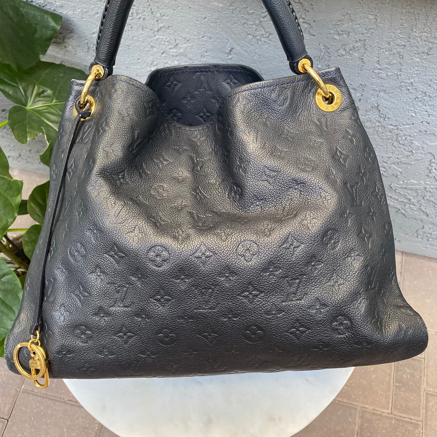 Louis Vuitton Empreinte Leather Artsy MM