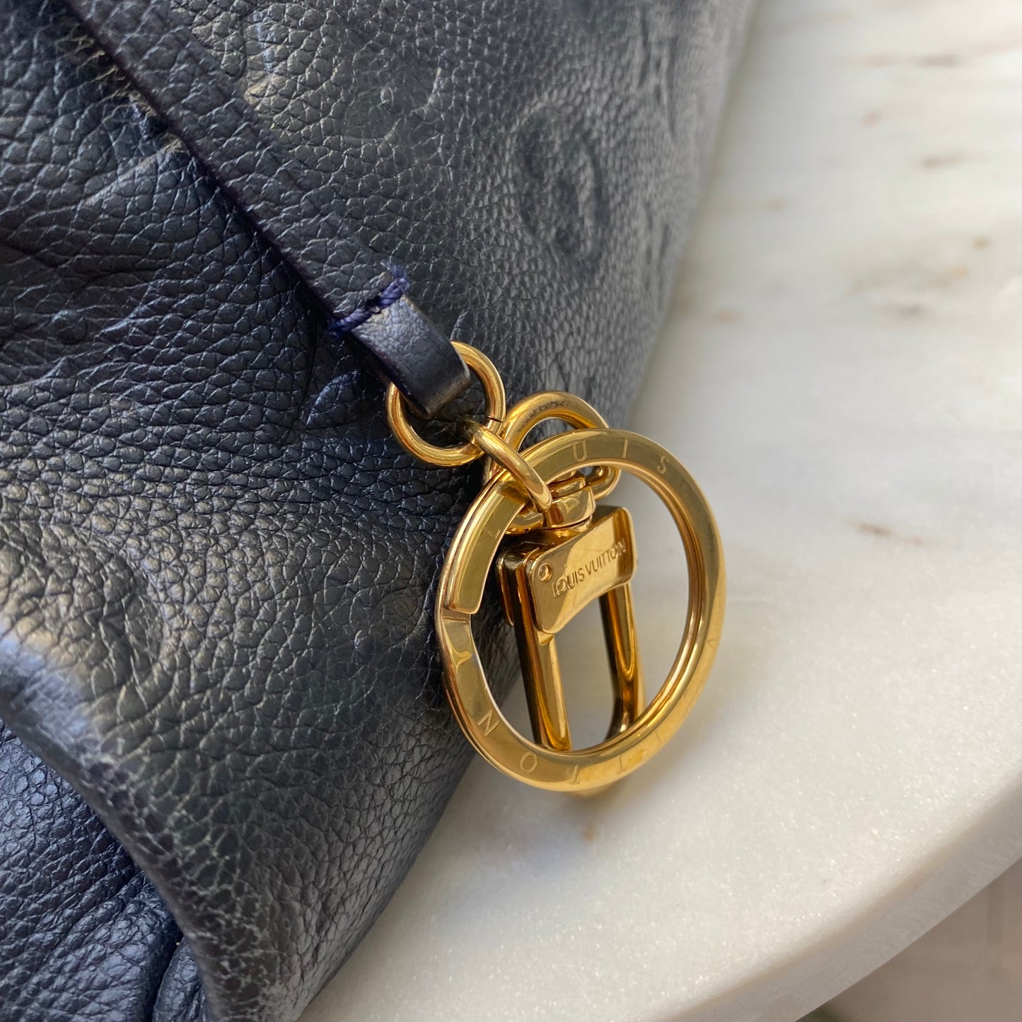 Louis Vuitton Empreinte Leather Artsy MM
