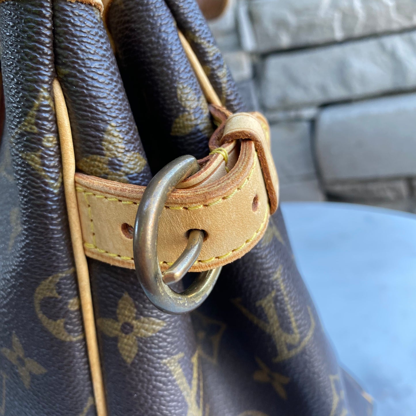 Louis Vuitton Batignolles Vertical PM