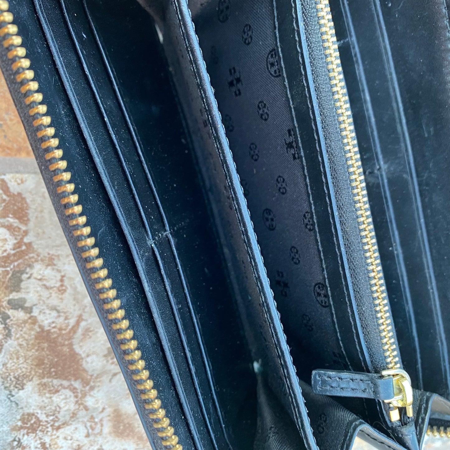 Tory Burch Block T Leather Continental Wallet