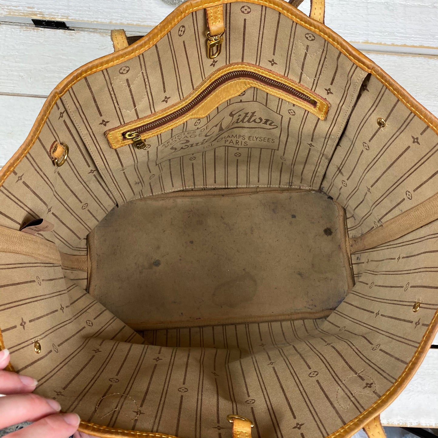 Louis Vuitton Monogram MM Neverfull Tote