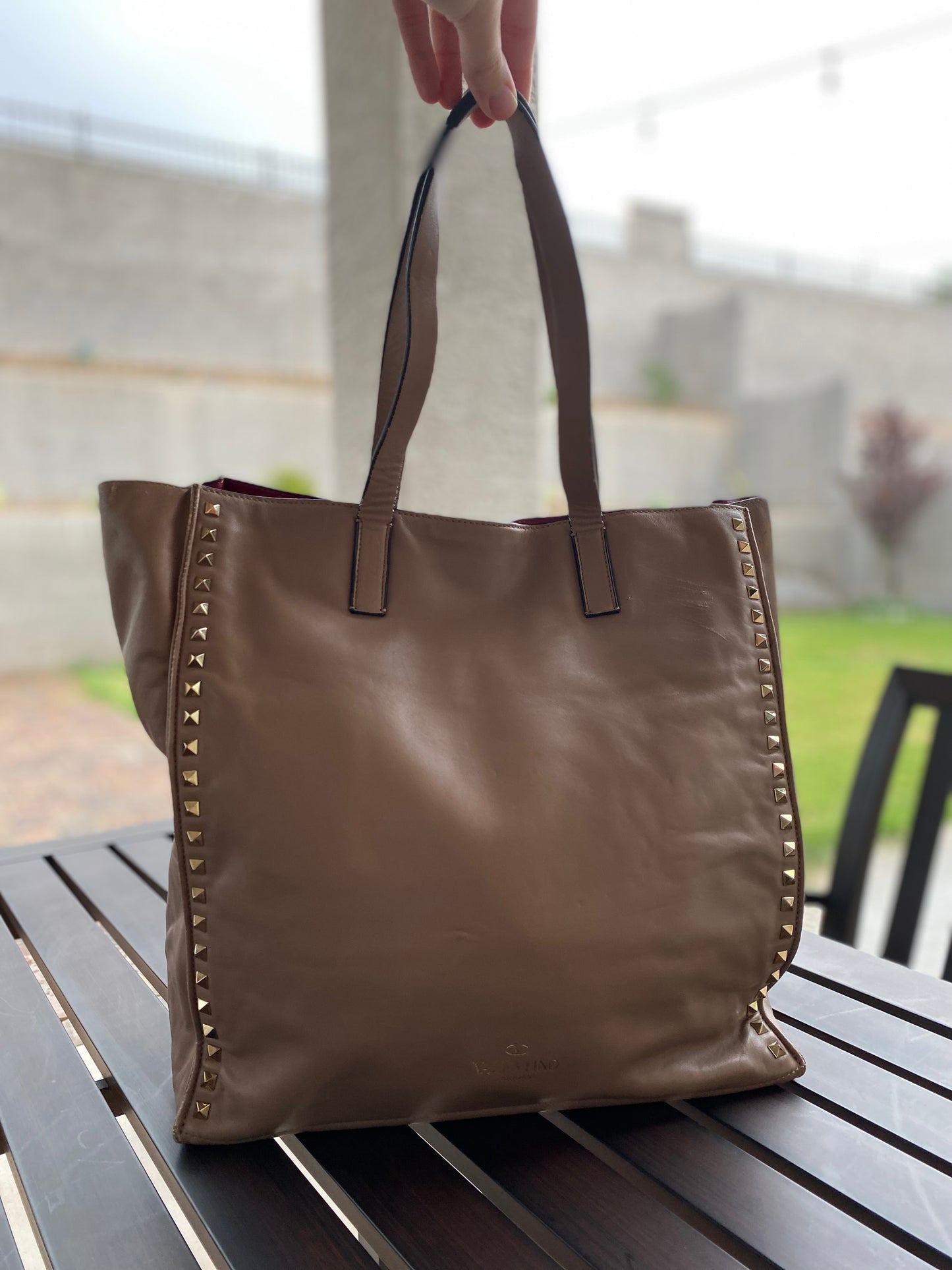 Valentino Garavani Rockstud Studded Leather Shopper Tote