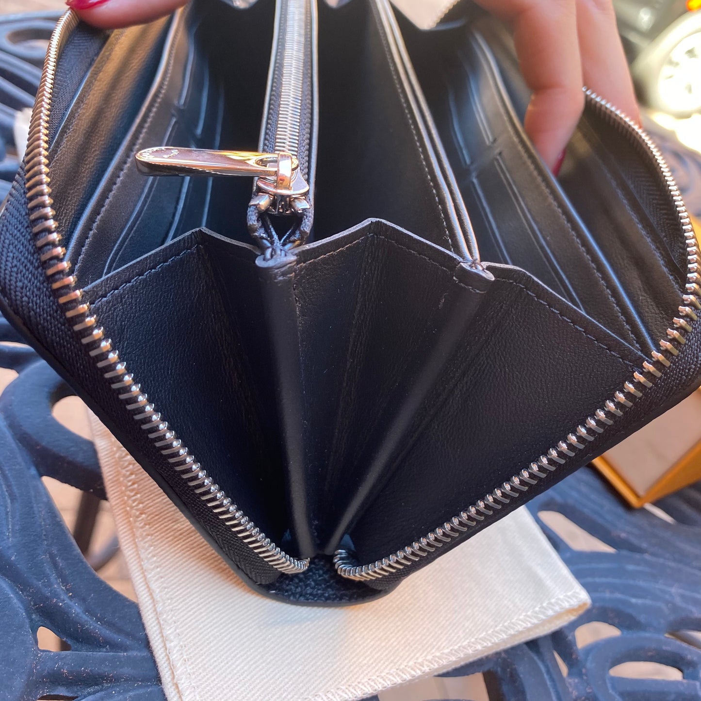 Louis Vuitton Mahina Zippy Wallet