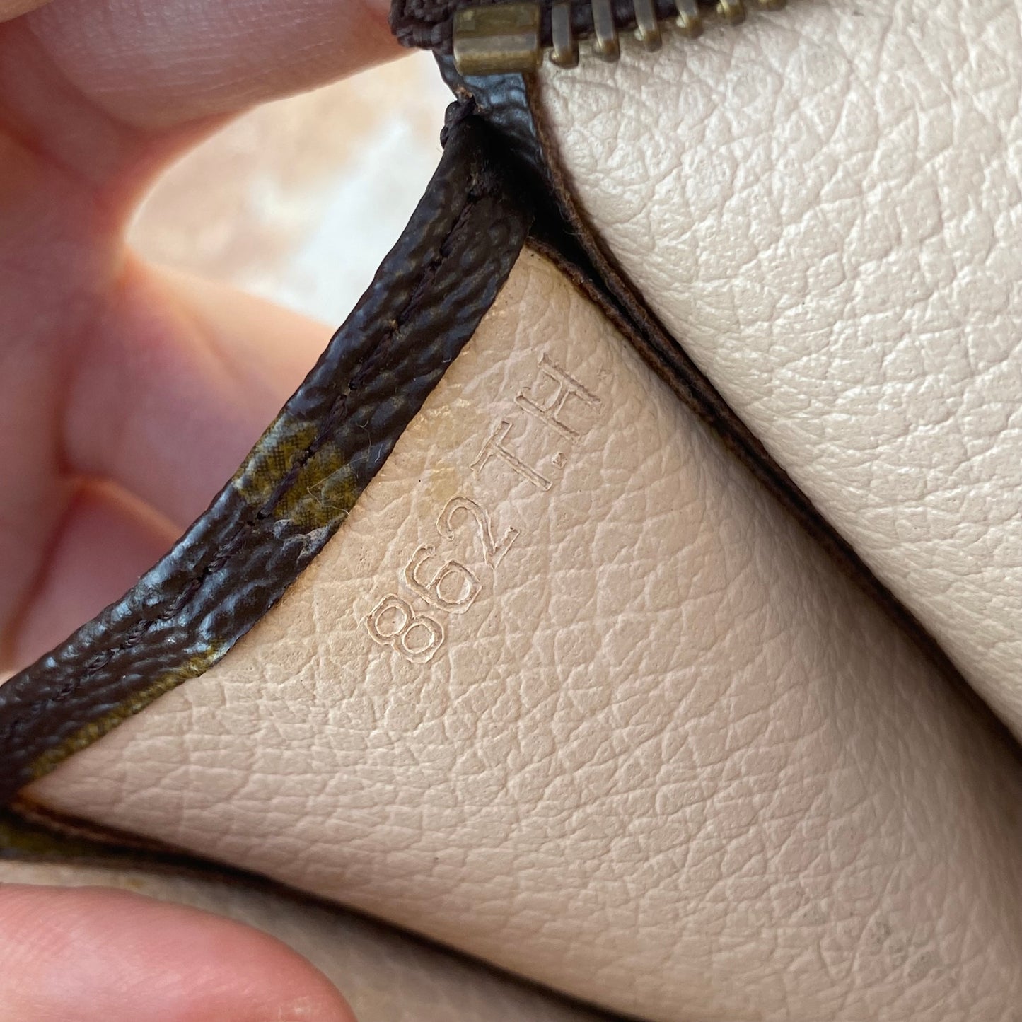 Louis Vuitton Vintage Toiletry 19