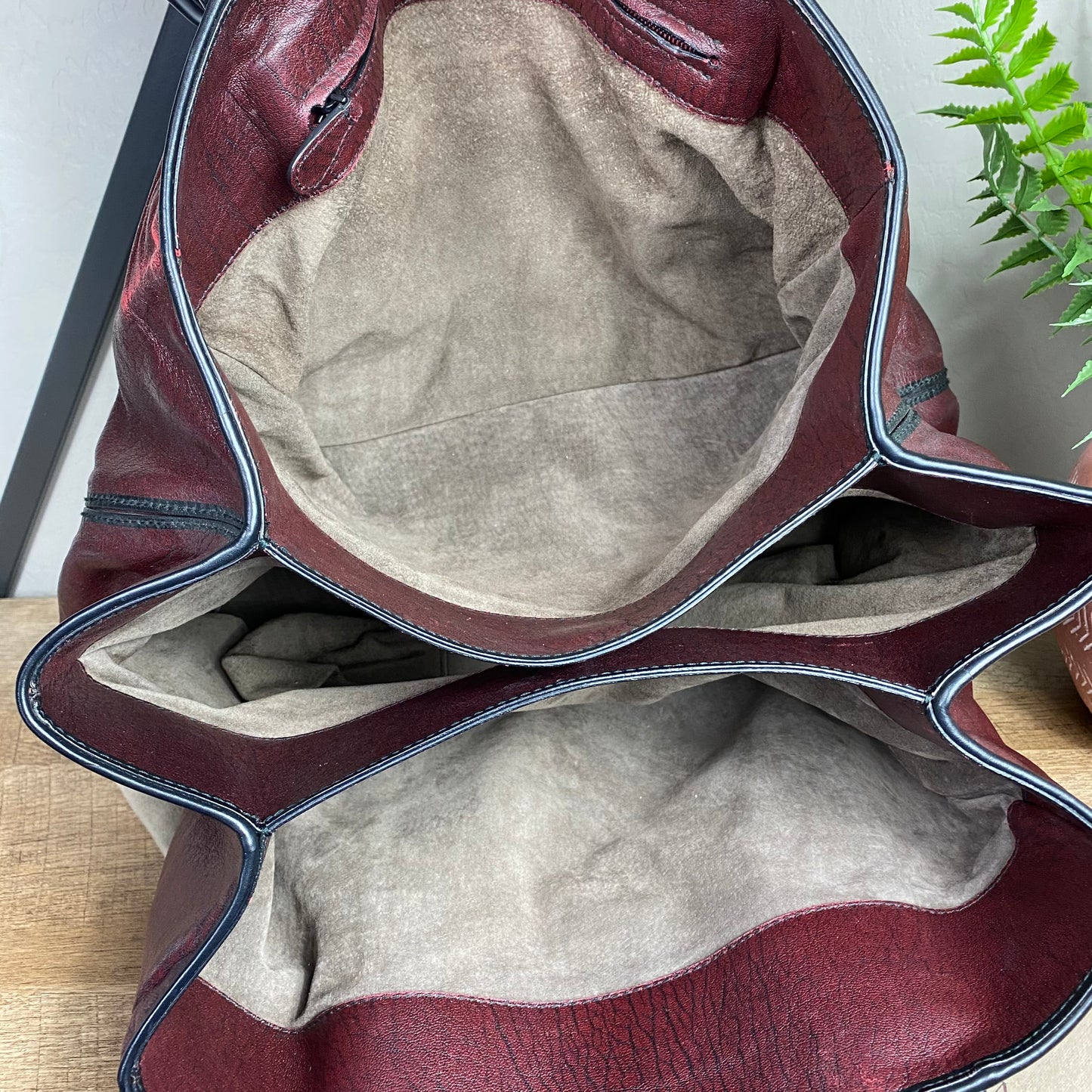 Bottega Veneta Leather Medium Roma Tote