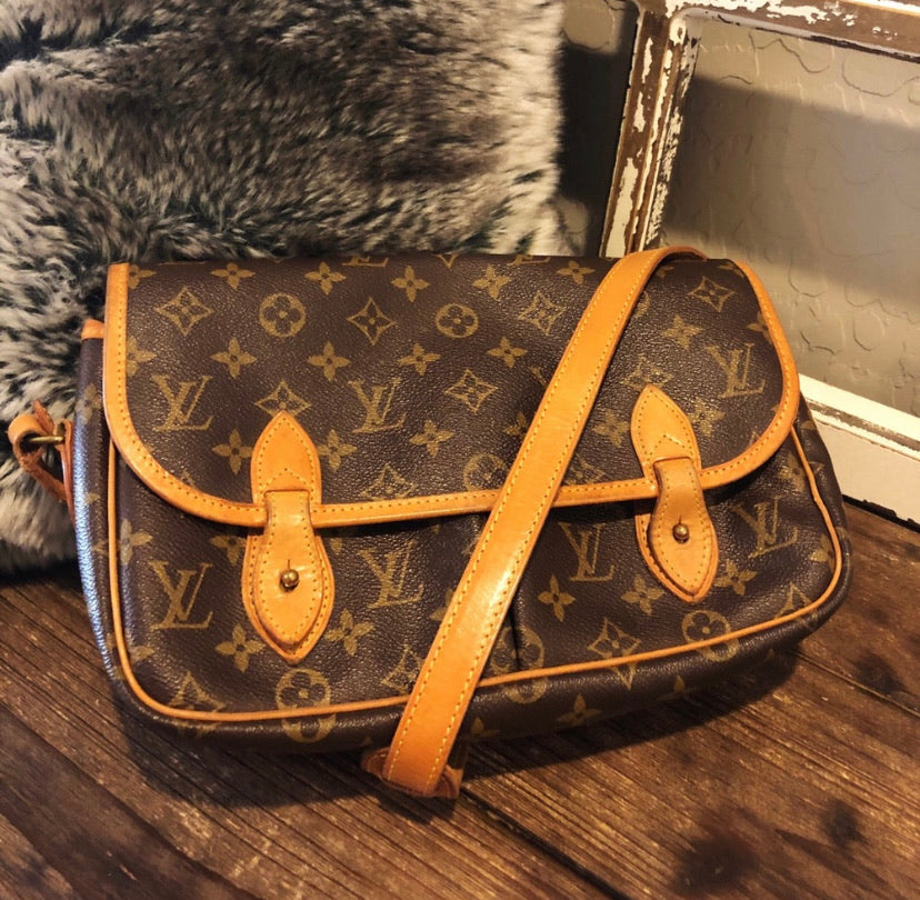 Louis Vuitton Vintage Gibeciere MM Bag