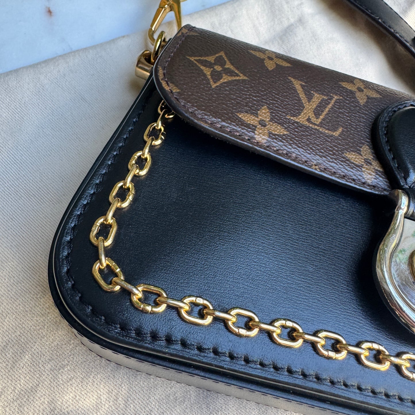 Louis Vuitton Monogram Neo Saint Cloud Shoulder Bag
