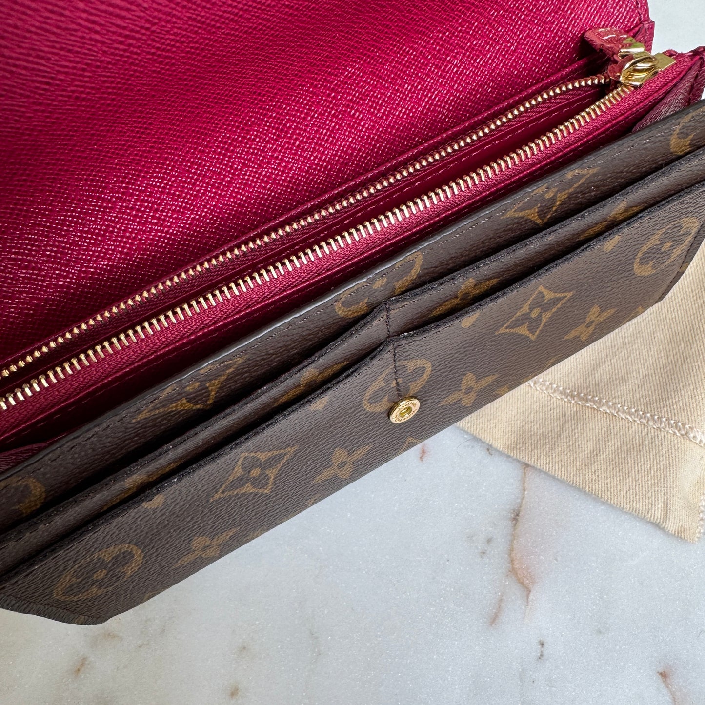 Louis Vuitton Monogram Sarah Wallet