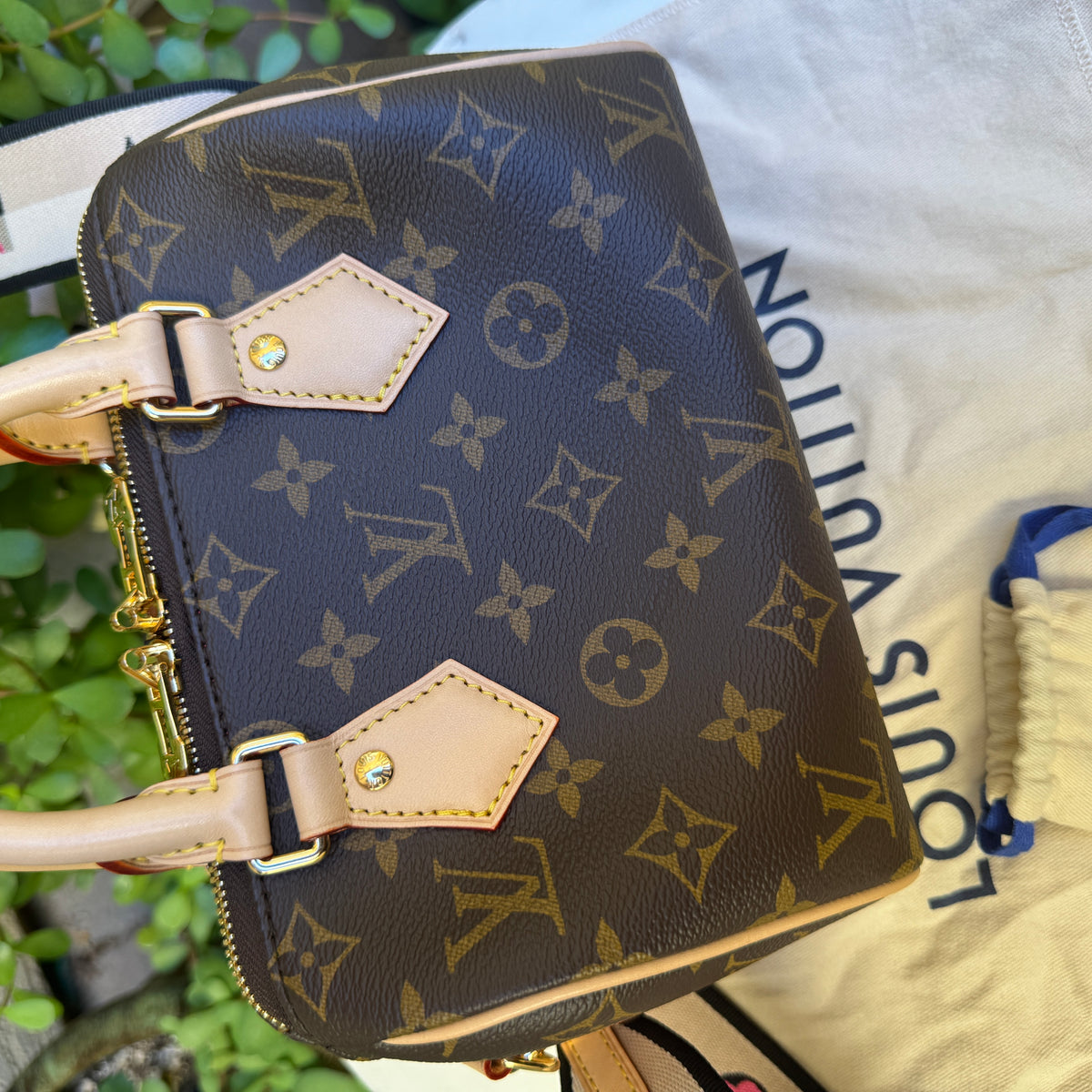 Louis Vuitton Monogram Speedy Bandoulière 20