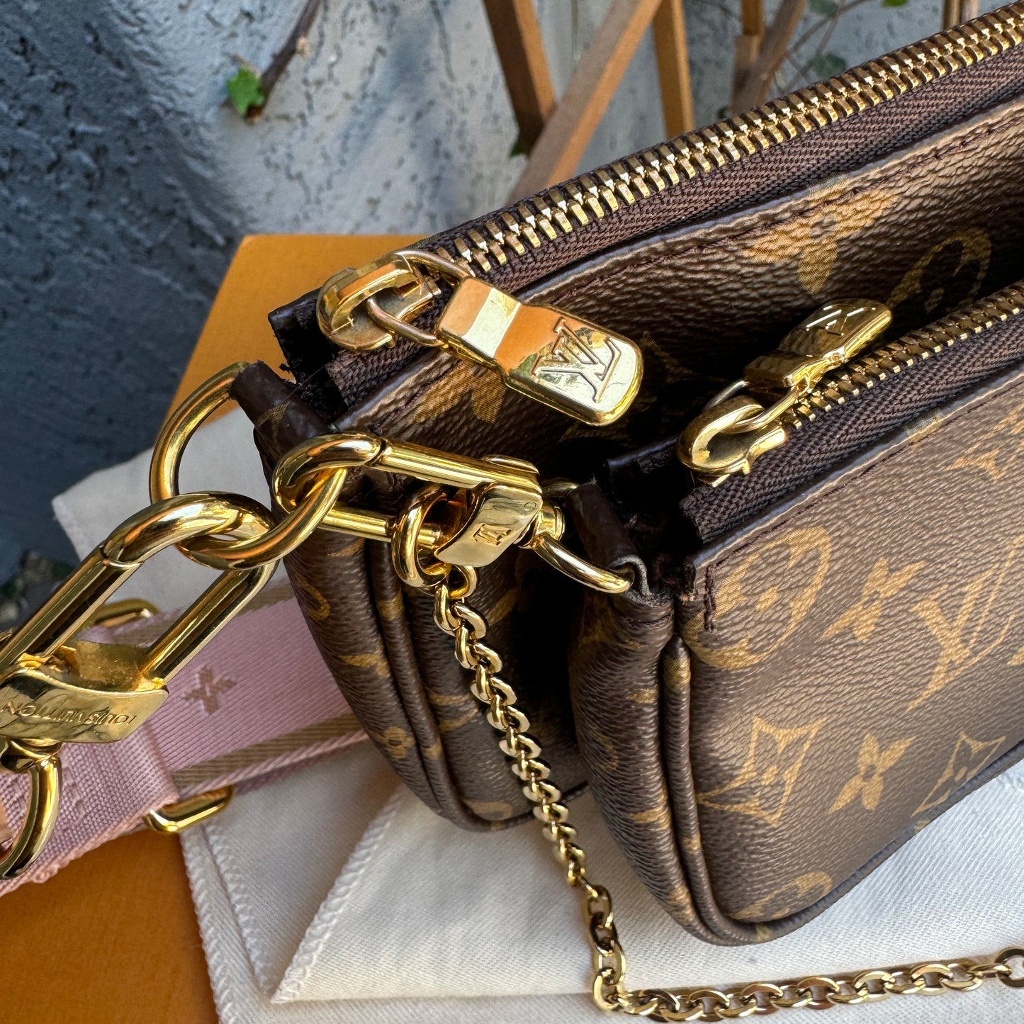 Louis Vuitton Multi Pochette Accessoires Monogram Crossbody