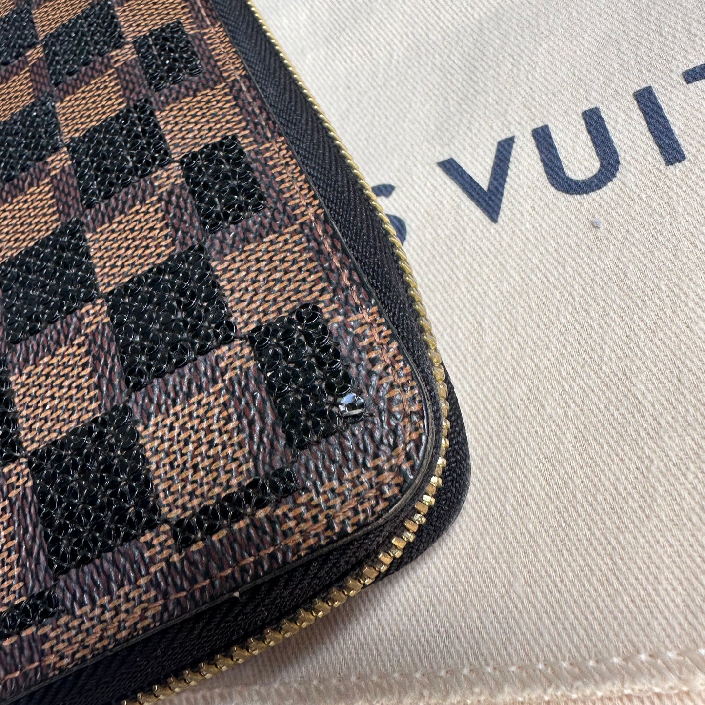 Louis Vuitton Damier Ebene Paillettes Zippy Wallet