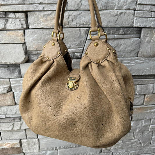 Louis Vuitton Mahina L Hobo