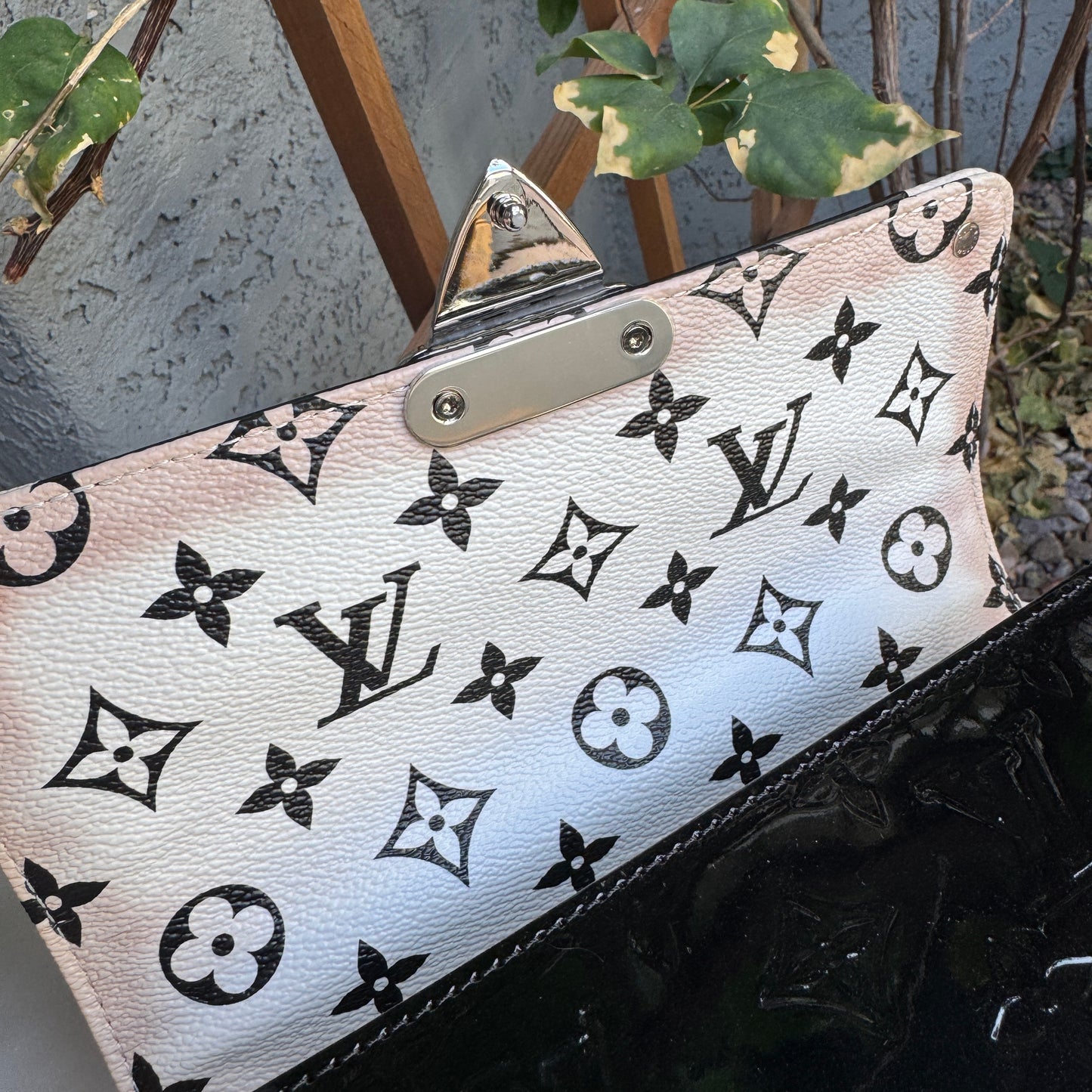 Louis Vuitton Wynwood Monogram Vernis Crossbody