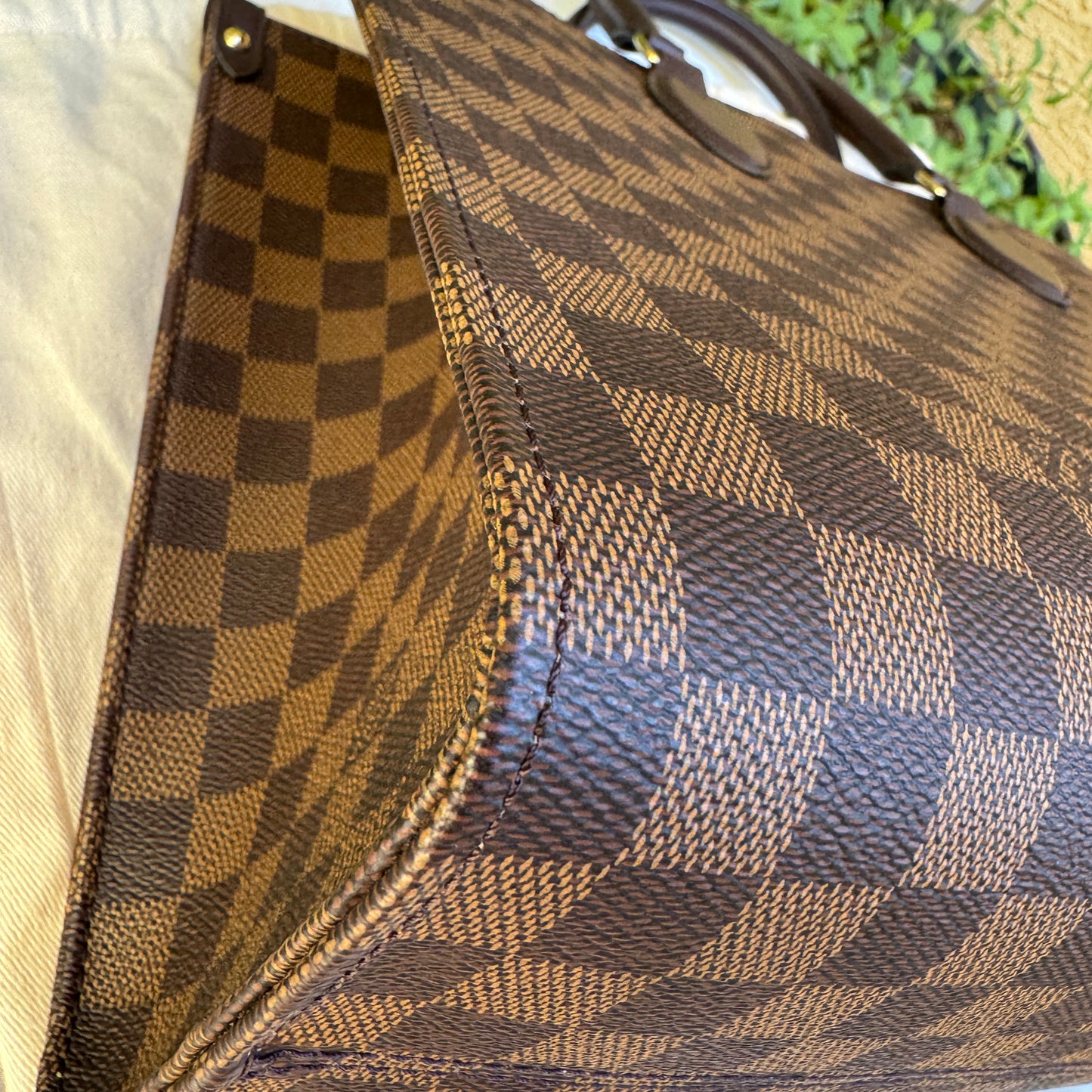 Louis Vuitton Damier Ebene OnTheGo MM