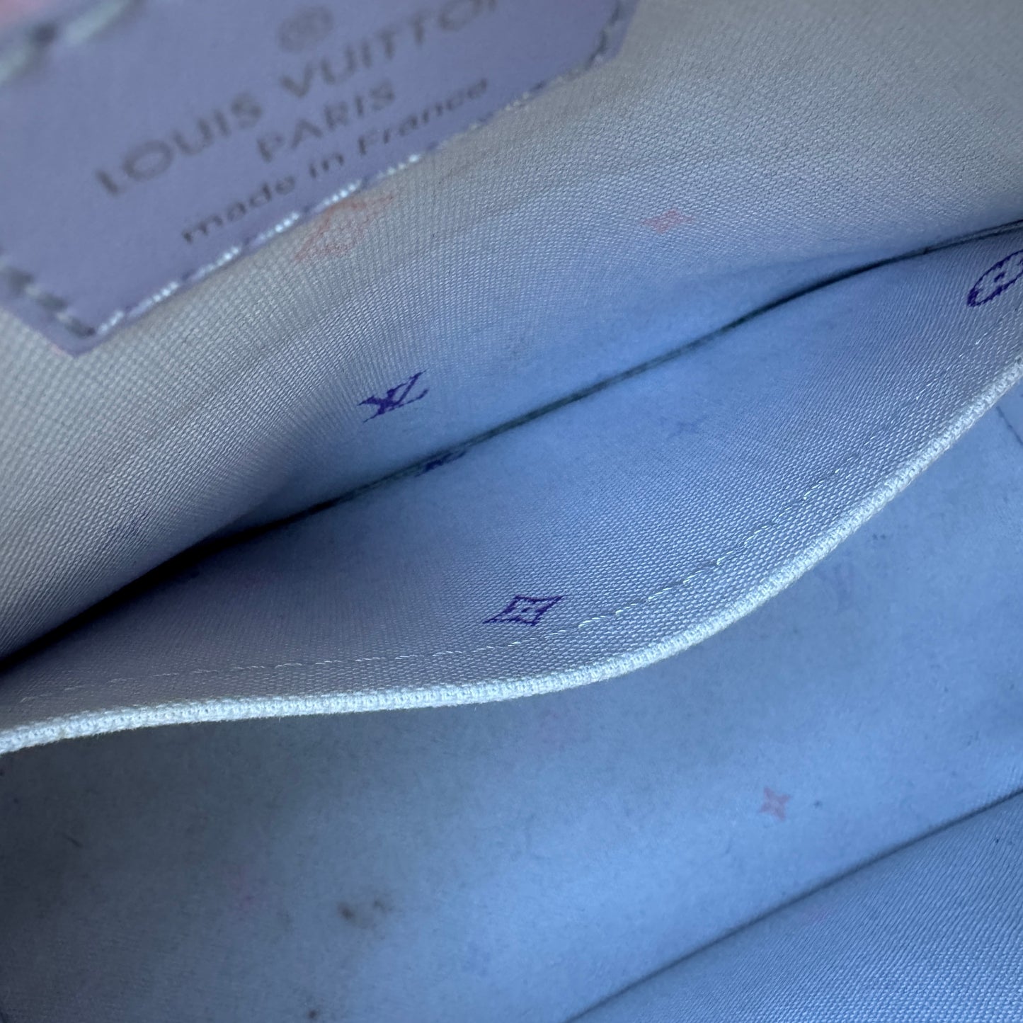 Louis Vuitton Marshmallow Spring in the City Hobo