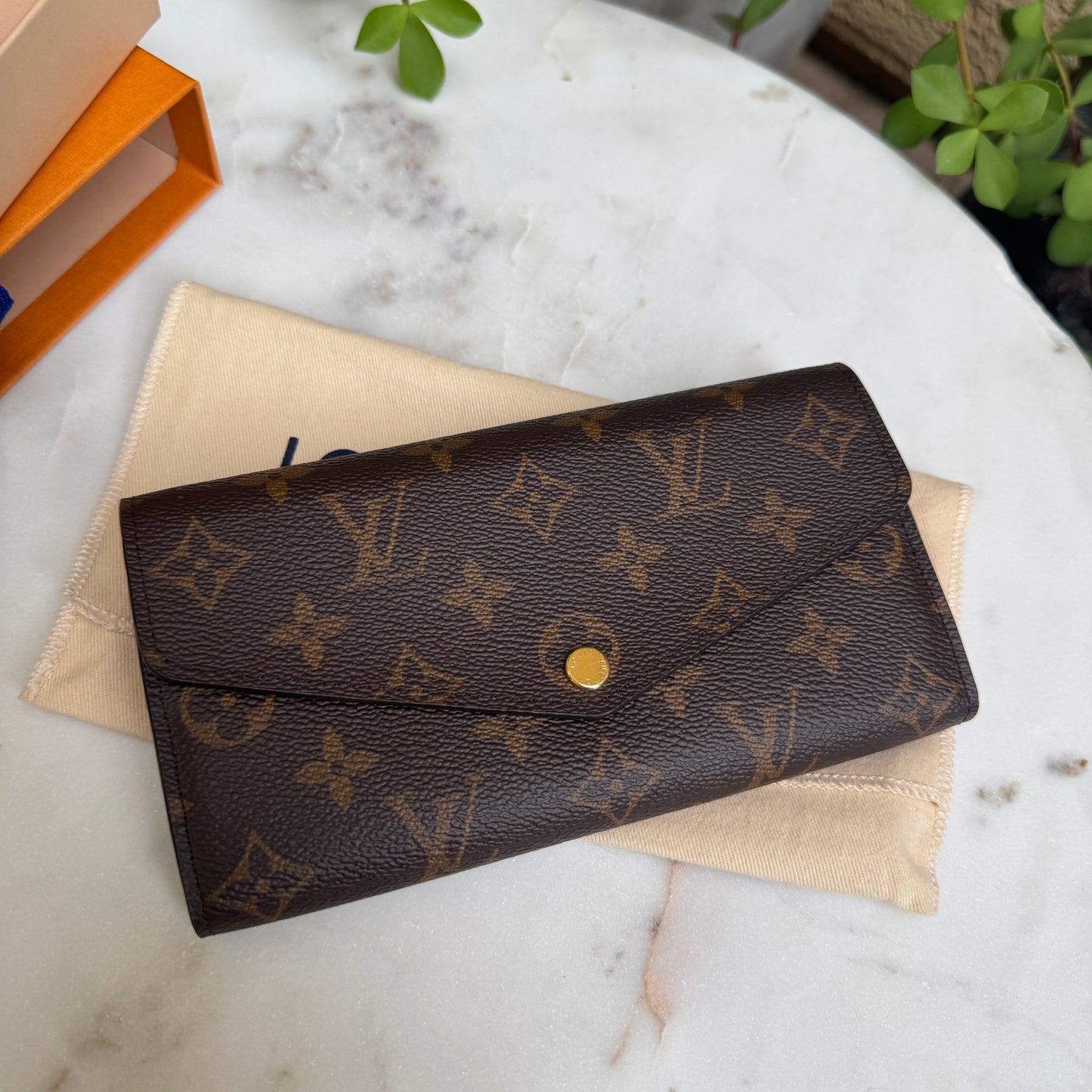 Louis Vuitton Monogram Sarah Wallet