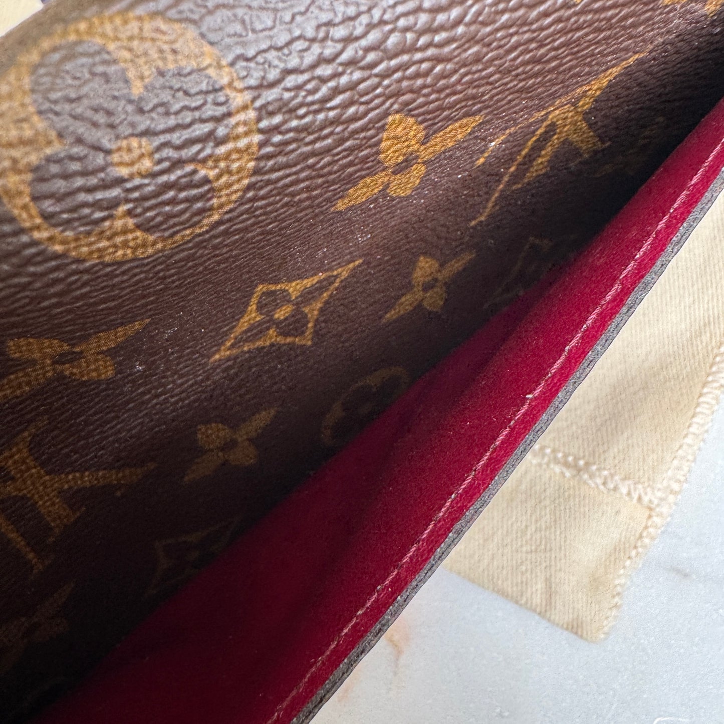 Louis Vuitton Monogram Sarah Wallet