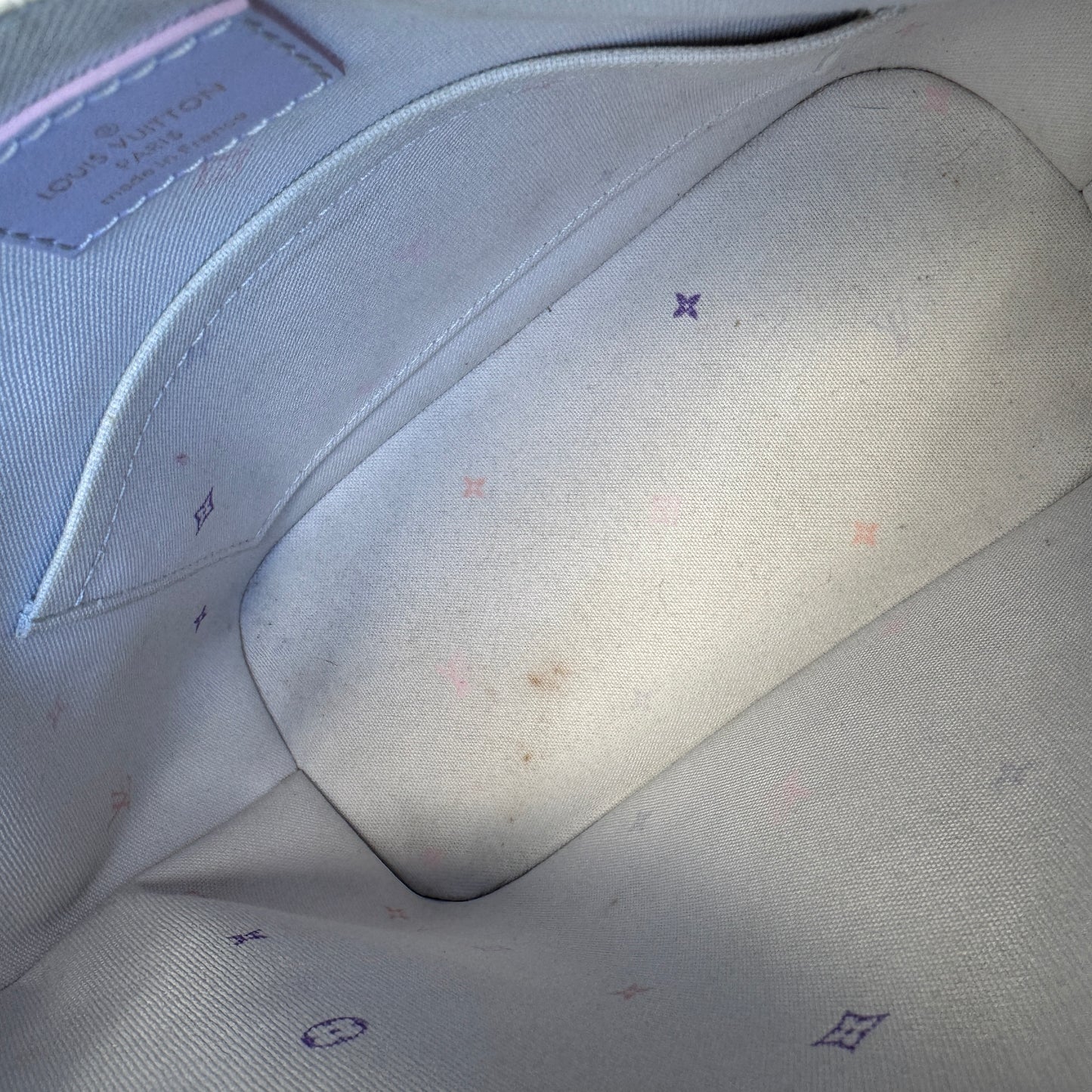 Louis Vuitton Marshmallow Spring in the City Hobo