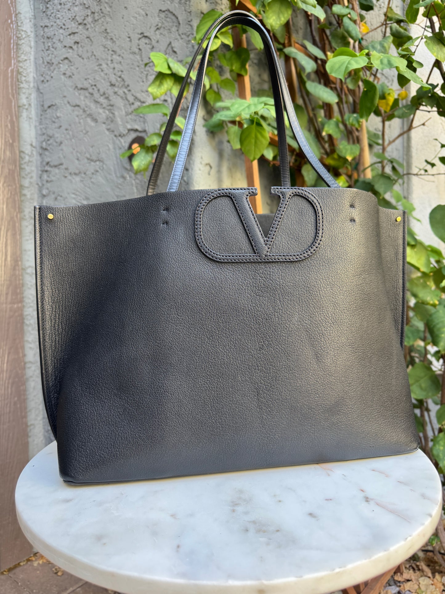 Valentino Garavani Vlogo Leather Fillme Tote