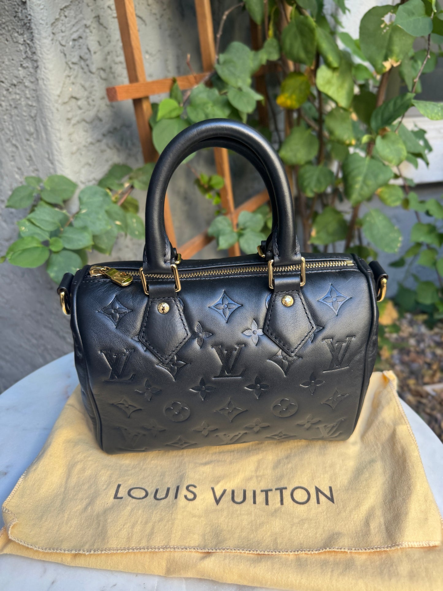 Louis Vuitton Monogram Bubblegram Empreinte Speedy 22 Bandouliere