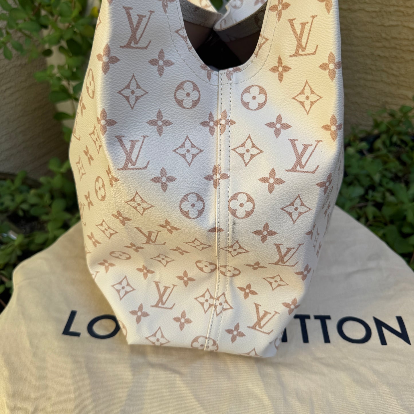 Louis Vuitton Monogram Dune Atlantis GM