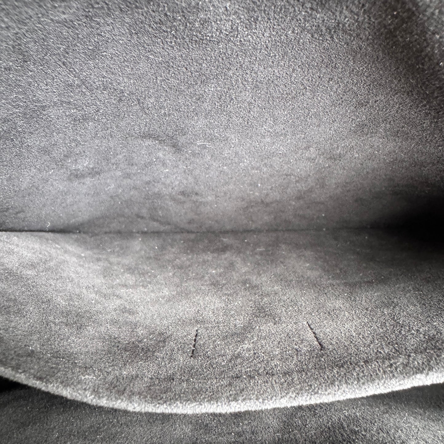 Louis Vuitton Babylone MM Empreinte Leather Tote