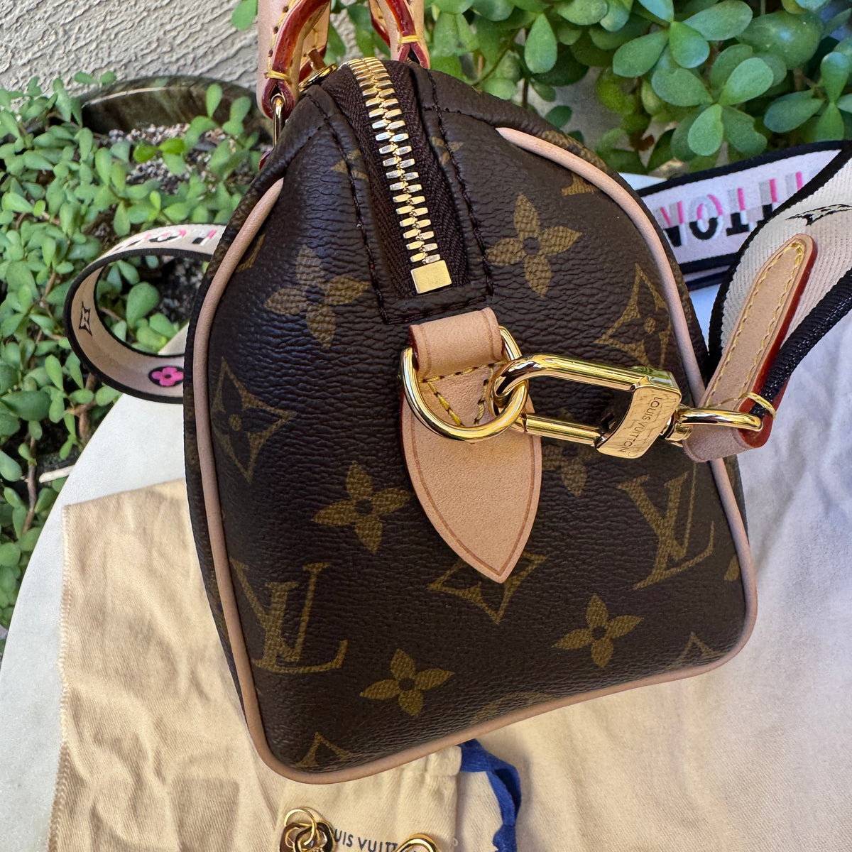 Louis Vuitton Monogram Speedy Bandoulière 20