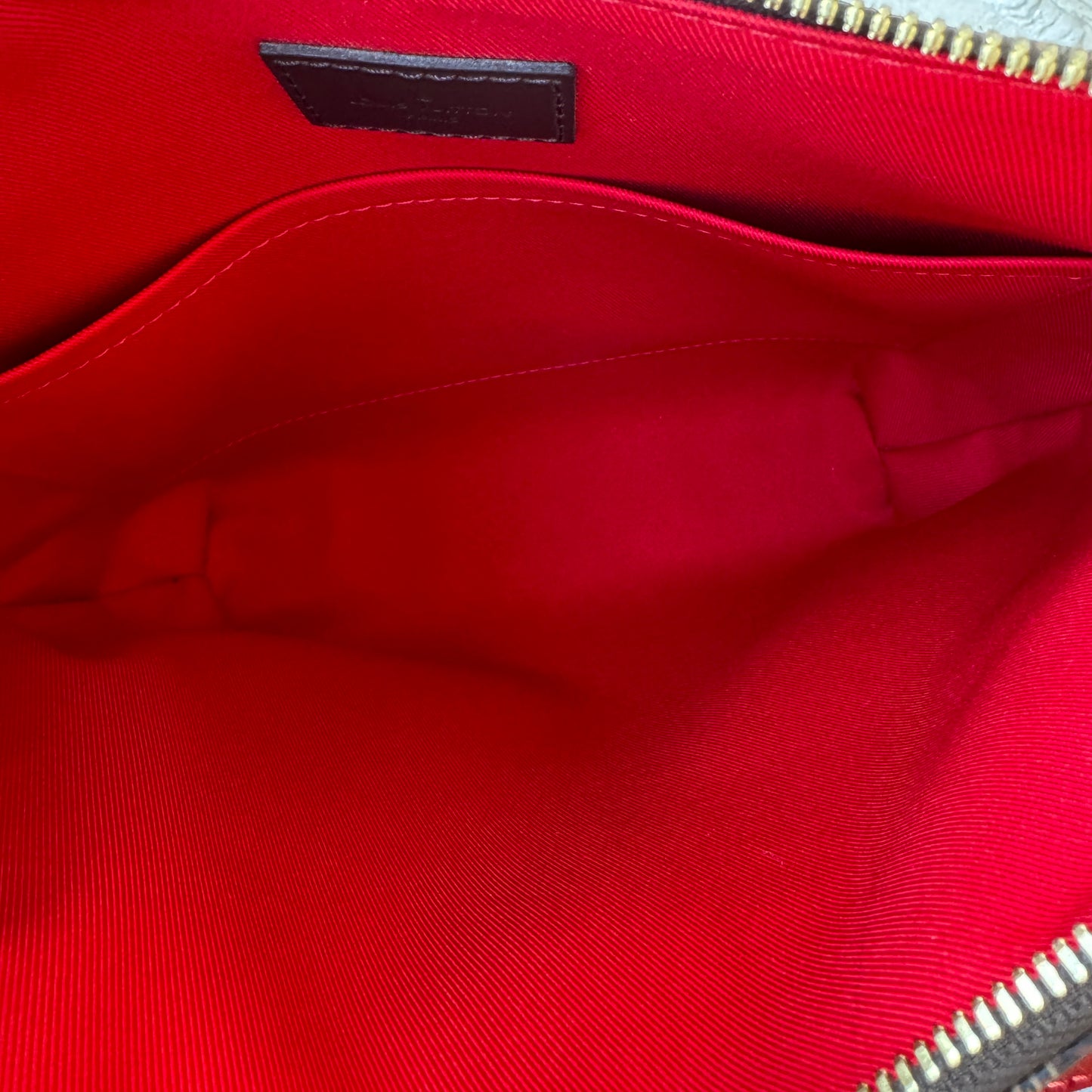 Louis Vuitton Damier Ebene South Bank Besace