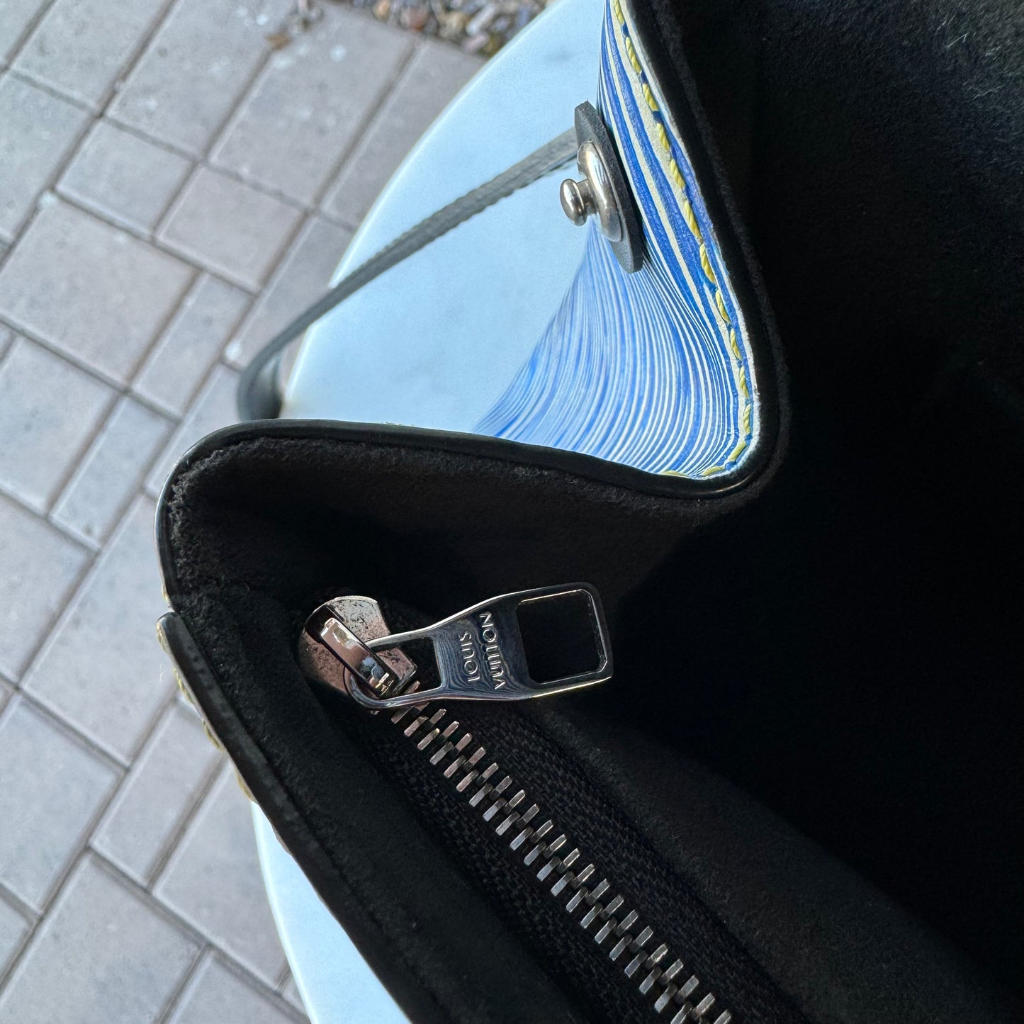 Louis Vuitton Epi Cluny MM
