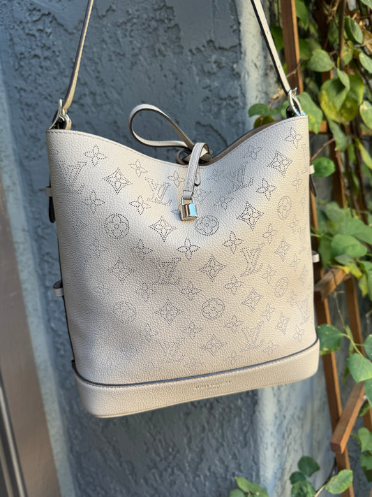 Louis Vuitton Mahina Leather Flore Bucket Shoulder Bag