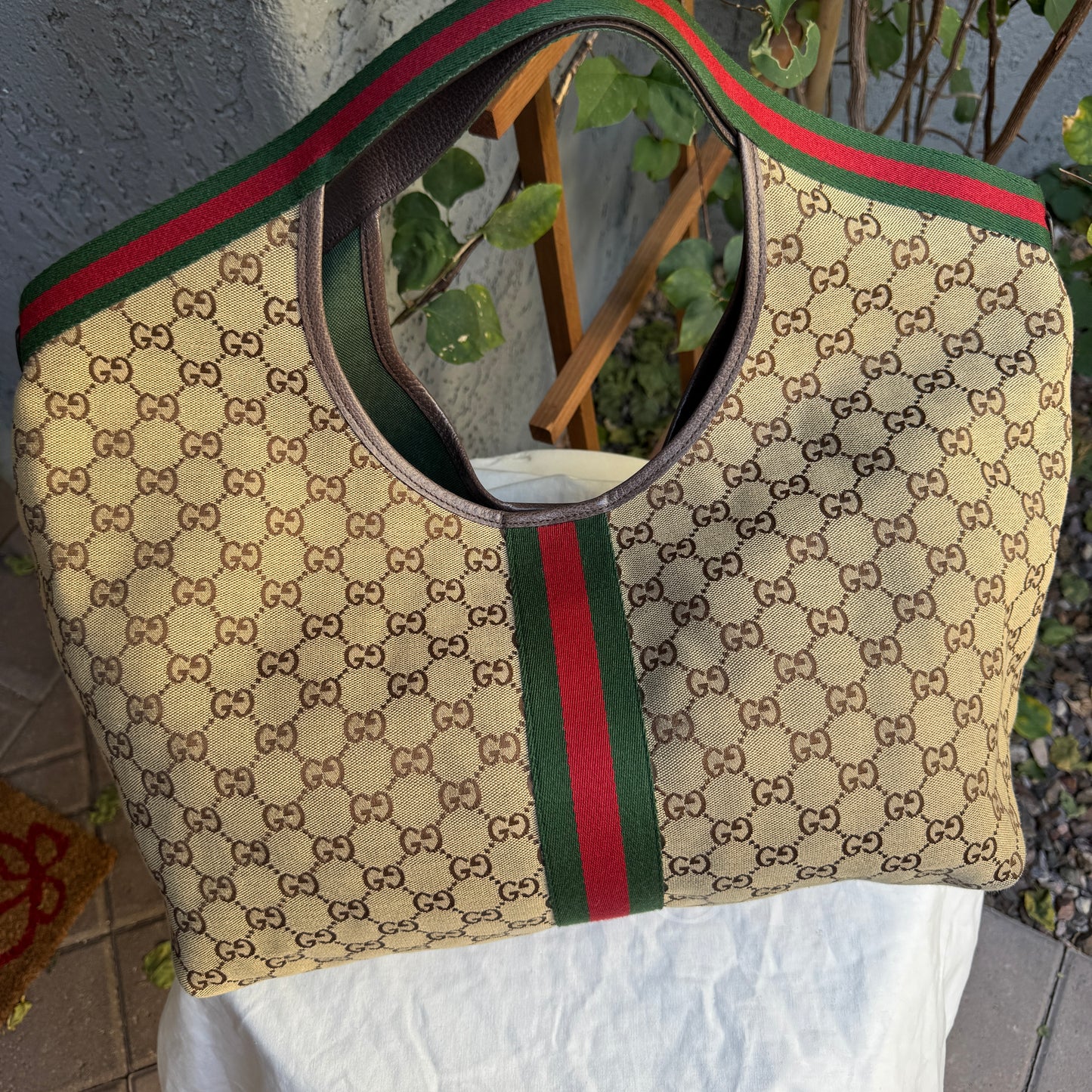 Gucci Giglio Large Monogram Hobo Tote