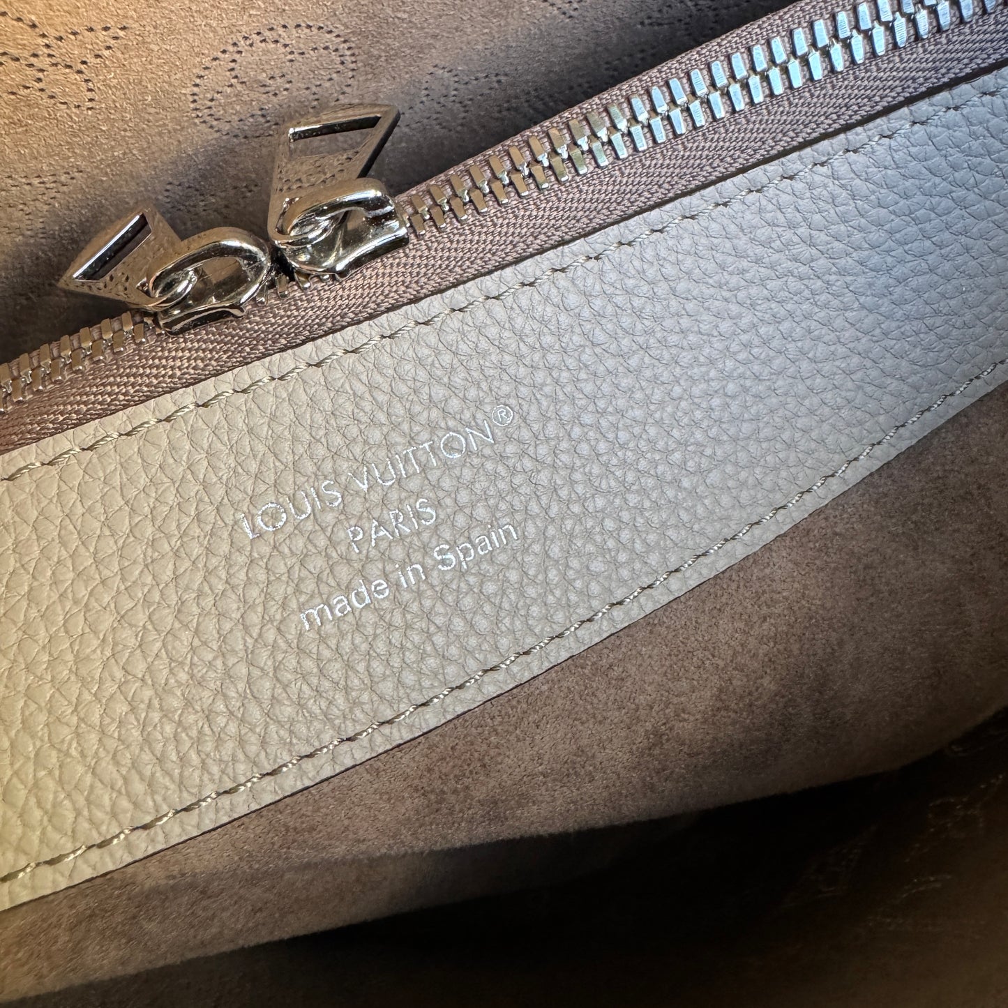 Louis Vuitton Mahina Leather Flore Bucket Shoulder Bag