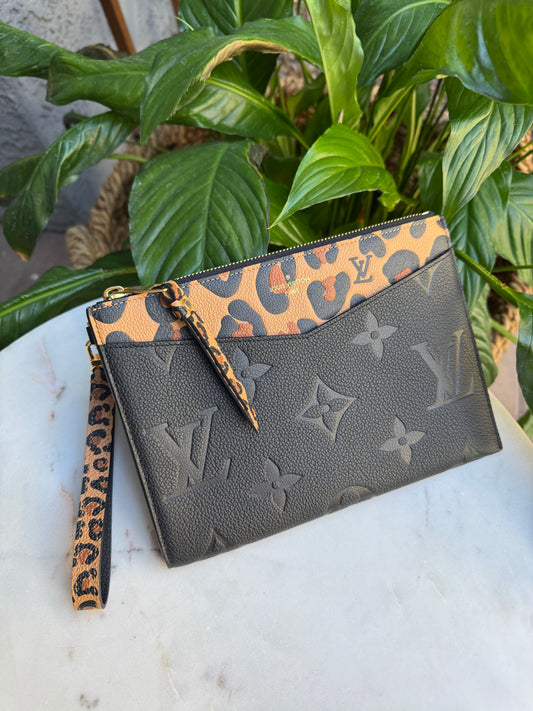 Louis Vuitton Empreinte Monogram Giant Wild at Heart Pochette Wristlet